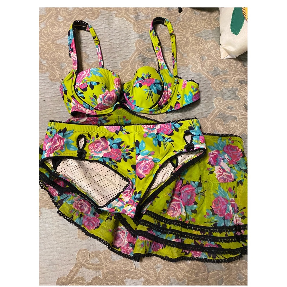 Betsy Johnson bikini set